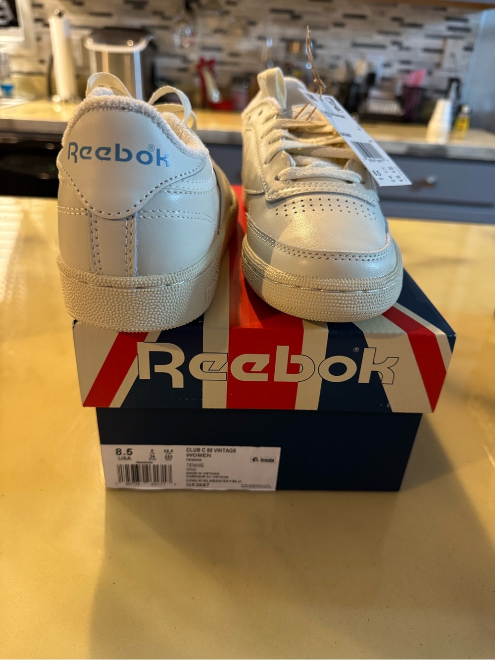 Women Reebok Sneakers - Club C 85 Vintage - cream colored size 8.5